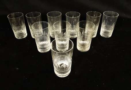 Baccarat. 10 verres à orangeade en cristal taillé.