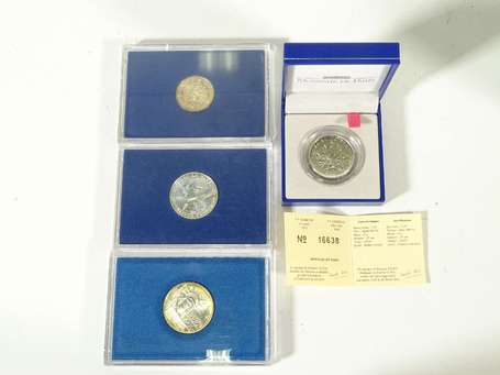 Monnaie de Paris Lot de 4 monnaies en argent BU 10