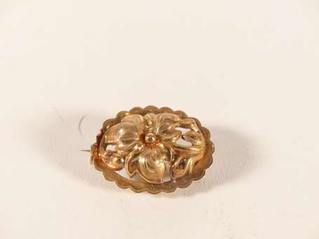 Broche polylobée en or jaune 18K (750°/00) ajourée