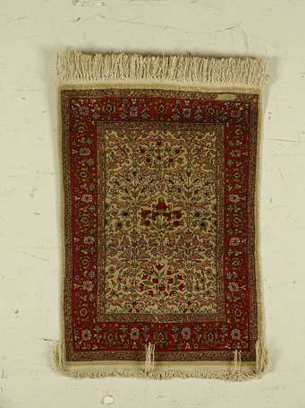 TAPIS - Tapis Hereke, laine , soie et coton, le 