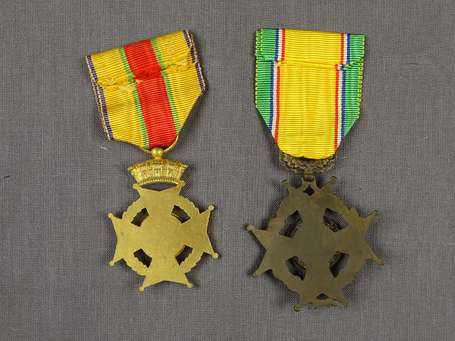 Mil- Deux médailles - croix du mérite et médaille 