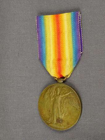 Angleterre - Médaille interalliée  nominative sur 