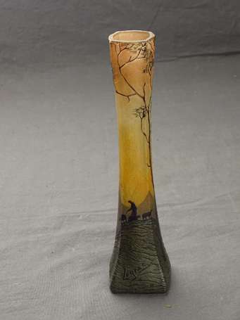 LEGRAS - Vase soliflore à quatre pans en verre 