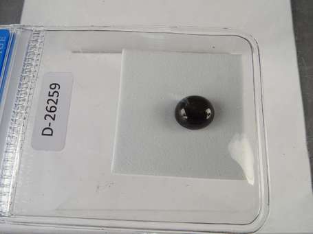 Cabochon de saphir noir étoilé 4,23 ct