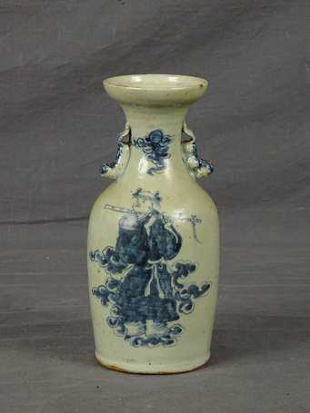 Vase balustre en porcelaine décor d'un sage 