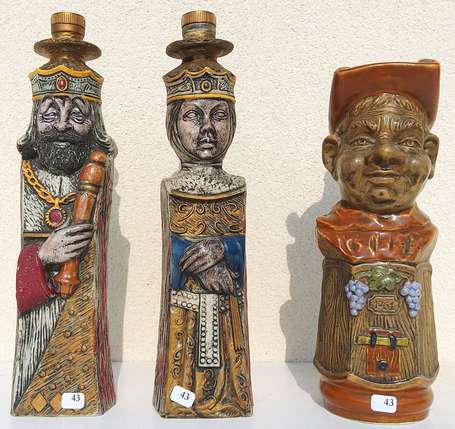 Moyen-âge - Trois flacons en céramique.