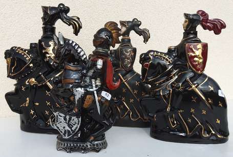 Chevalier noir - Quatre flacons en céramique noire