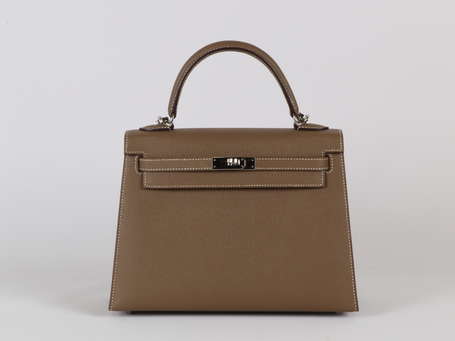 HERMES - Sac Kelly 25 cm en cuir Epsom étoupe, 