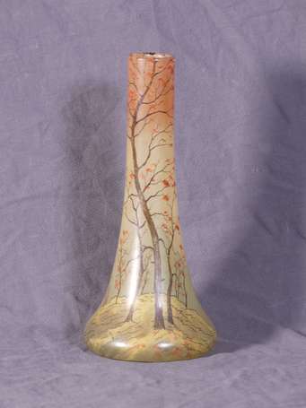 Vase fuselé soliflore en verre émaillé d'un 