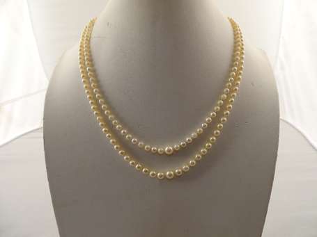 Collier de deux rangs de perles montées en chute, 