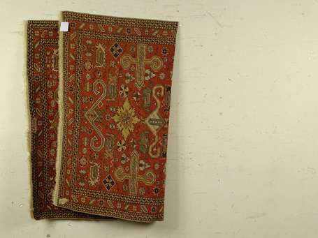 TAPIS Kasak laine et coton, le champ rouge, meublé