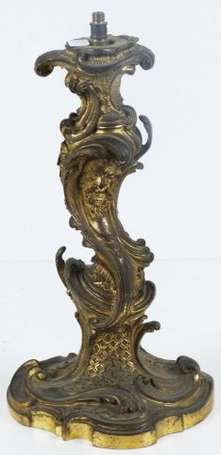 Pied de lampe en bronze doré de style Rocaille, à 