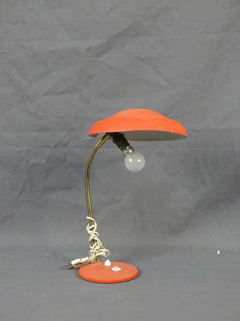 Lampe de bureau en métal granuleux corail à bras 