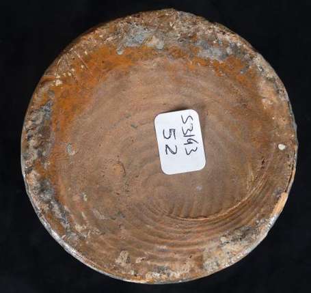 Vase rouleau sur piédouche en terre-cuite 