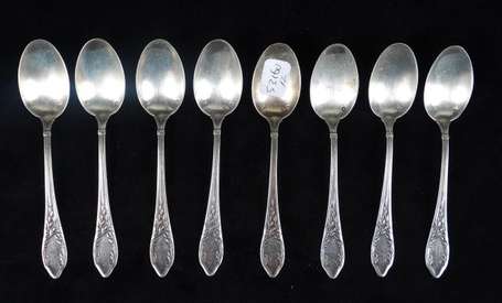 Huit cuillers à café en argent de style Louis XVI 