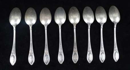 Huit cuillers à café en argent de style Louis XVI 