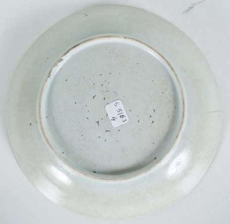 Chine. Assiette en porcelaine de la Compagnie des 