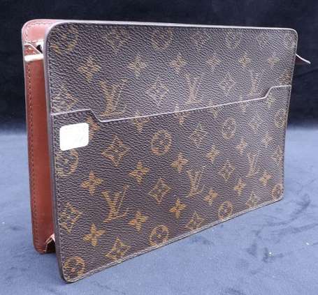 Louis Vuitton. Pochette homme de voyage en toile 