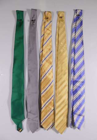 DONALD J. TRUMP - Lot de cinq cravates en soie 