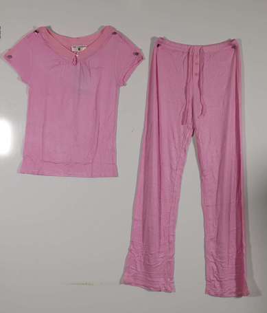 TED LAPIDUS - Pyjama en viscose rose. Etat neuf, 