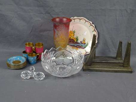 Lot vase, tasse, coupe et divers. (accidents).  