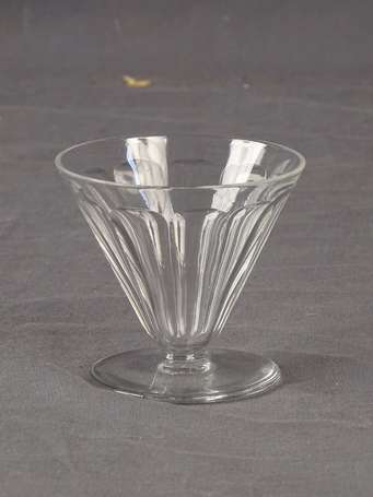 Baccarat - 5 Verres à liqueur en cristal, la coupe