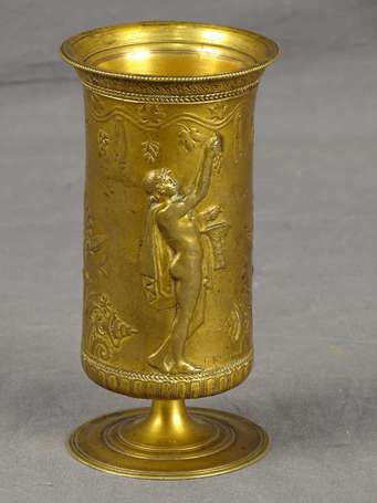 LEVILAIN Ferdinand (1837-1905) - Vase en bronze 