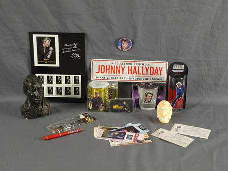 Lot de produits dérivé Johnny Hallyday dont : mug,