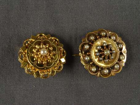 Deux petites broches en or 18K (750°/00) rondes 