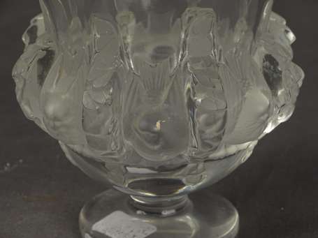 LALIQUE - Coupe sur piédouche en verre pressé 