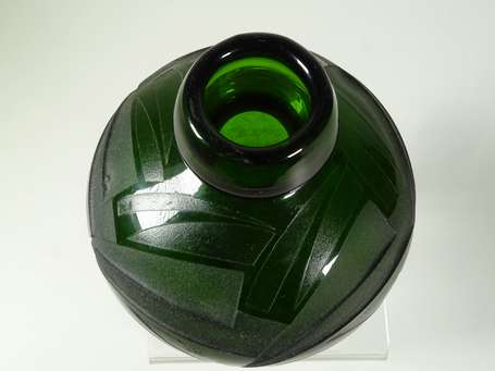 LEGRAS - Vase boule à petit col en verre vert 