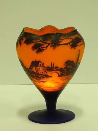 BURGSTHAL Richard (1894-1944) - Vase sur piédouche