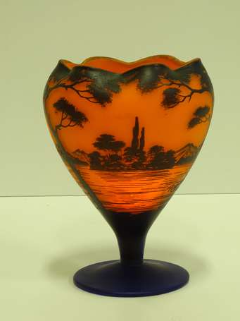 BURGSTHAL Richard (1894-1944) - Vase sur piédouche