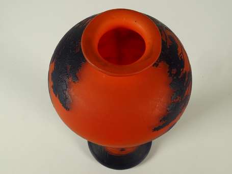 BURGSTHAL Richard (1894-1944) - Vase de forme 