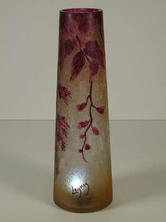 LEGRAS - Vase conique en verre multicouche à décor