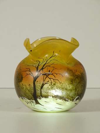 LEGRAS - Petit vase boule à col quadrilobé à décor