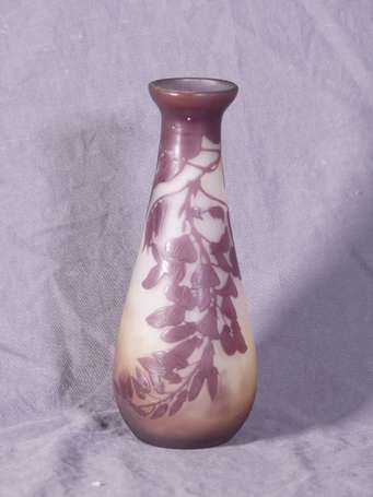 GALLE - Vase piriforme en verre mulicouche violine