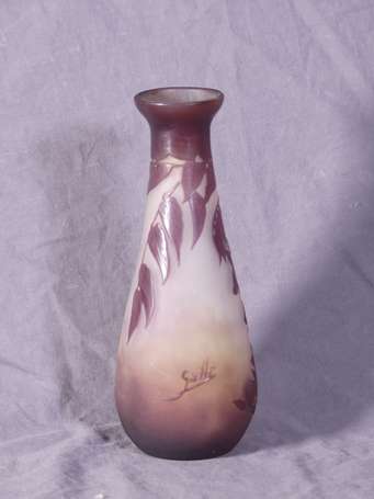 GALLE - Vase piriforme en verre mulicouche violine